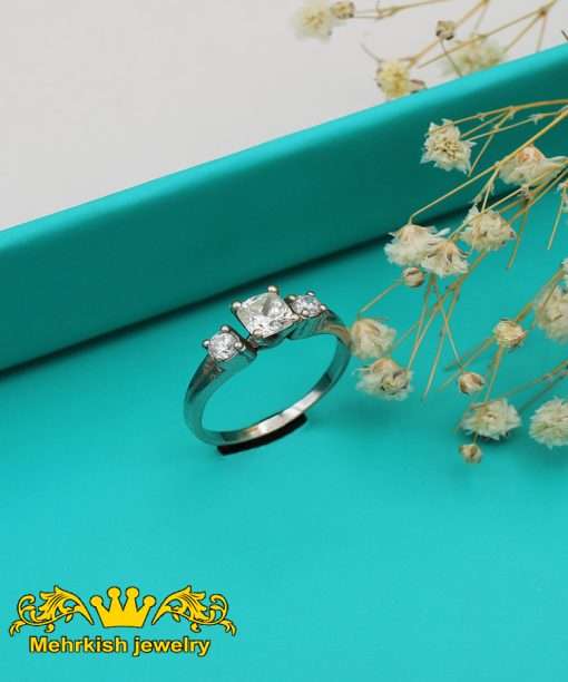 انگشتر تک نگین