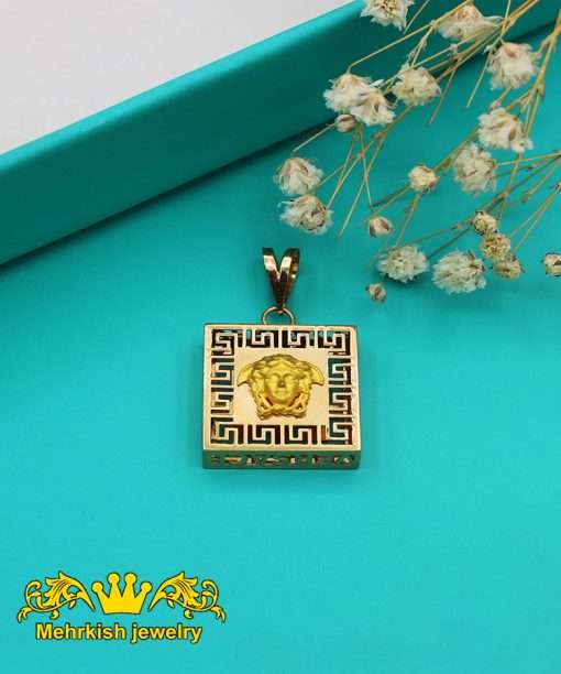 پلاک ورساچ طلای ۱۸ عیار کد B-1065