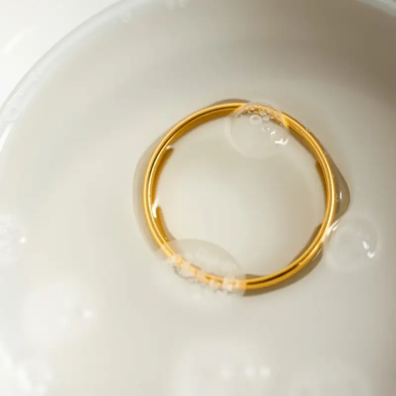 محلول مایع ظرفشویی